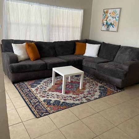 Comfy Inn St. Petersburg Bagian luar foto